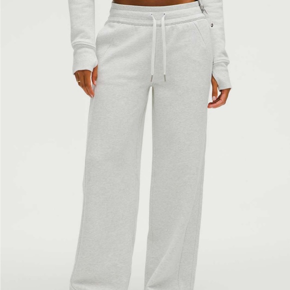 NWT Lululemon Scuba Mid-Rise Wide-Leg Pant - Picture 2 of 7